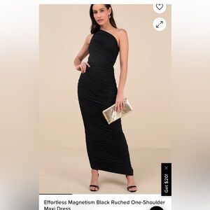 Lulu’s black ruched dress